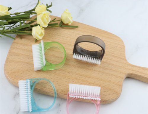 Mini manicure dust nail brush